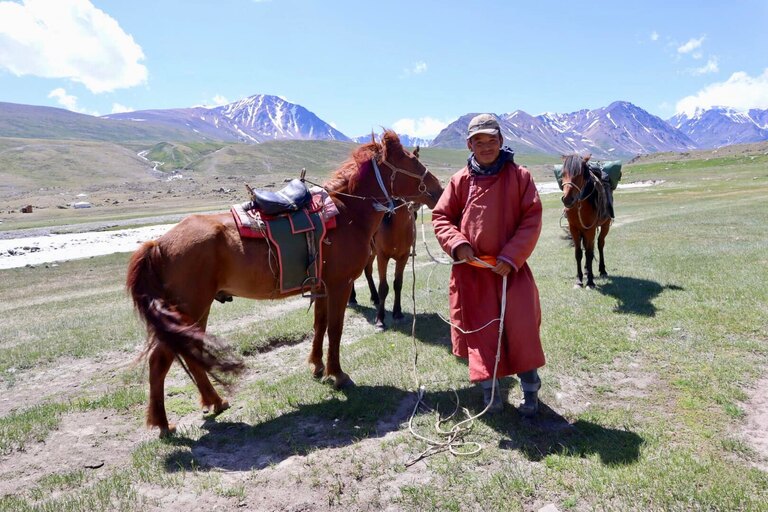 ルタイ山脈 モンゴル観光で人気のスポット Altai Tavan Bogd National Park