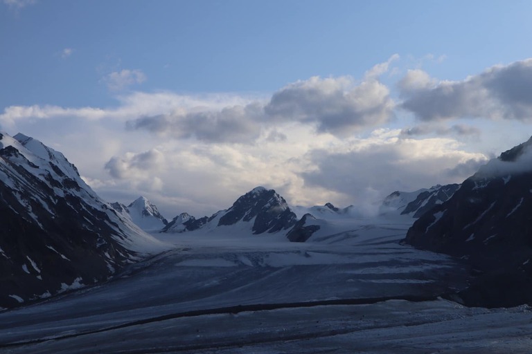 ルタイ山脈 モンゴル観光で人気のスポット Altai Tavan Bogd National Park