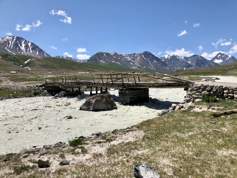 アルタイ山脈 モンゴル観光で人気のスポット Altai Tavan Bogd National Park