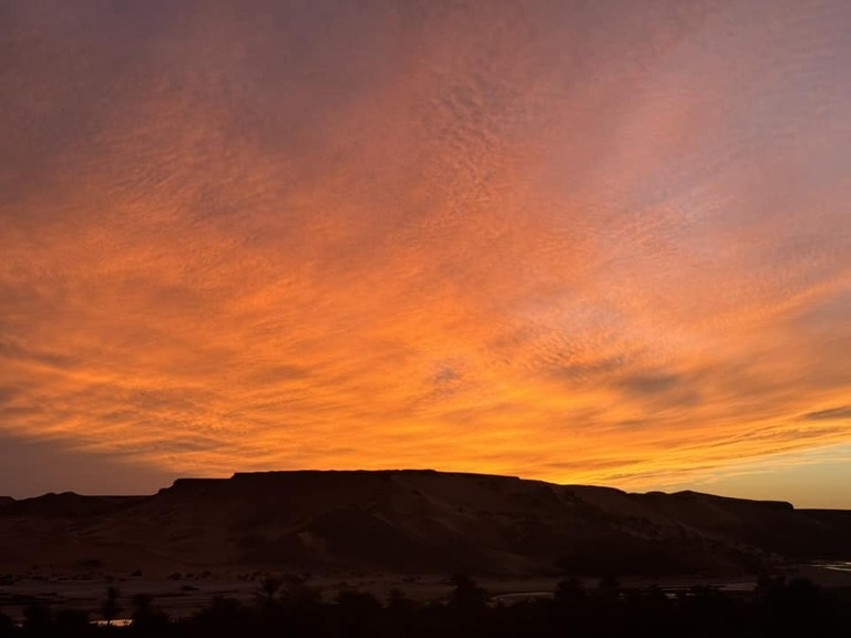 taghit アルジェリアの観光 サハラ砂漠の夕陽