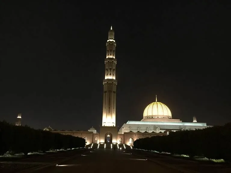 オマーンの観光 マスカットにあるSultan Qaboos Grand Mosque