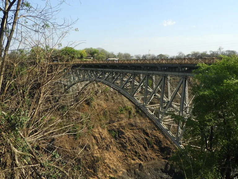 ビクトリアの橋 世界遺産 ジンバブエの観光 ザンビアの観光