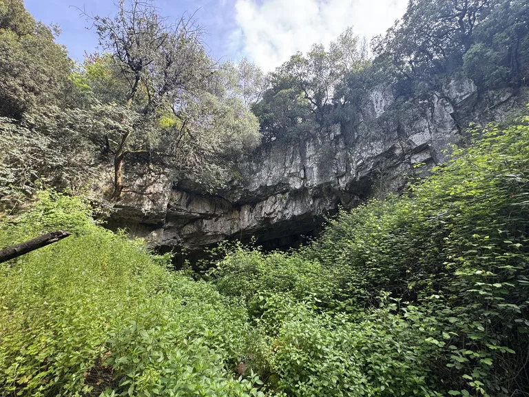 Zervati Cave メリッサ―二洞窟 ギリシャの観光 絶景 ケファロニア島 地底湖