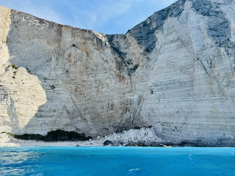 ナヴァイオビーチ ギリシャ 紅の豚 ザキントス島 ポルコの隠れ家 シップレック・ビーチ