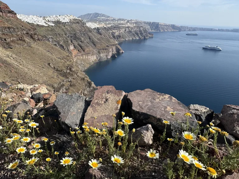 サントリーニ島 ギリシャの観光 Skaros Rock