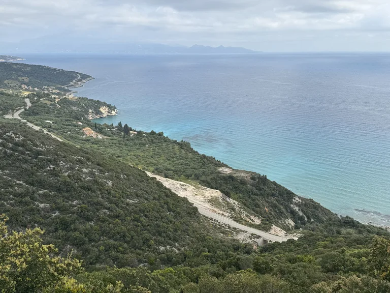 ザキントス島 観光 青の洞窟 ナヴァイオビーチ ギリシャ