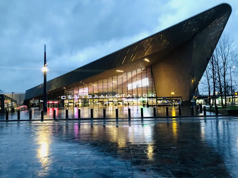 オランダの鉄道 ロッテルダム駅 
