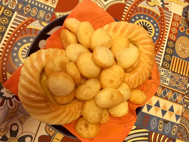カザフスタン料理 バウルサク