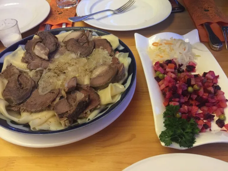 カザフスタン料理 ベシュバルマク クムス