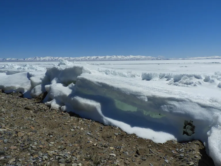ソンクル湖 キルギス 観光 天国に一番近い湖
