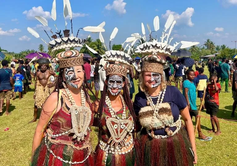 部族 コスプレ crocodile-festival sepik-river パプアニューギニア 観光 ambunti
