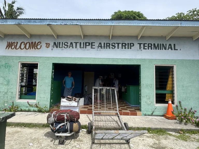 ナサチュープ空港 ソロモン諸島 観光 ギゾ