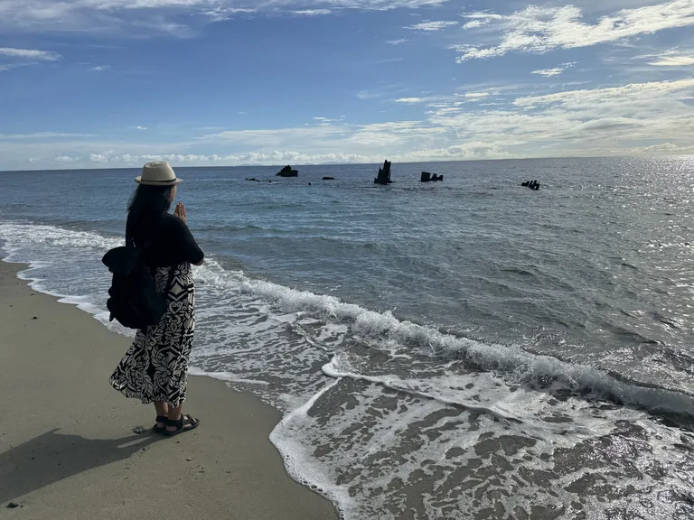 ソロモン諸島ホニアラのボネギビーチに横たわる沈船・鬼怒川丸 WWII Shipwreck - Wreck of Kinugawa Maru Bonegi Beach