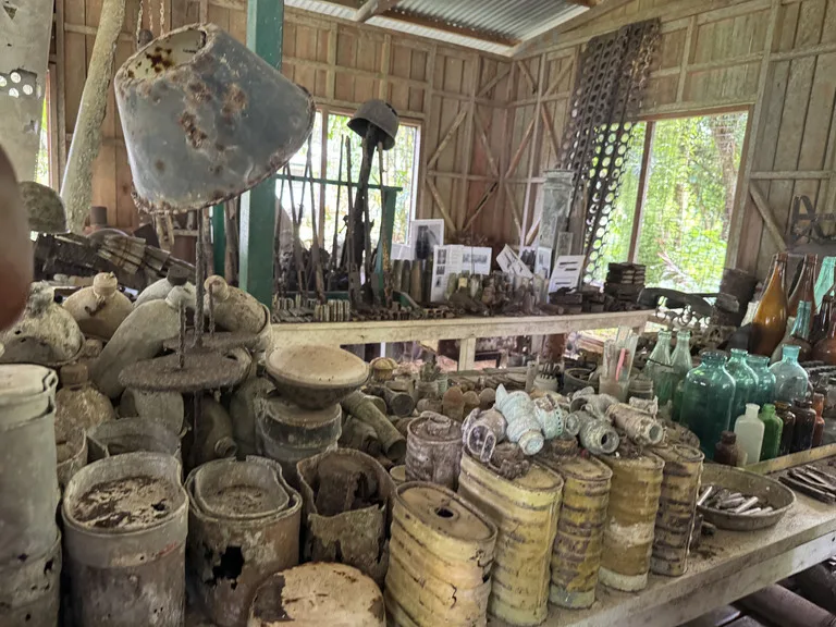 peter-Joseph-war-museum ソロモン諸島 観光 ムンダ 第二次世界大戦 遺留品 博物館