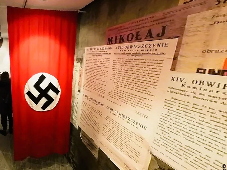 ポーランド、クラクフのOskar Schindler’s Enamel Factory（シンドラーの工場博物館）の展示品