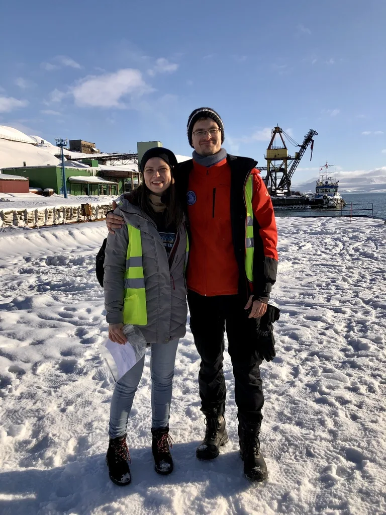 スバールバル諸島のバレンツブルグで案内をしてくれた2人のロシア人観光ガイド