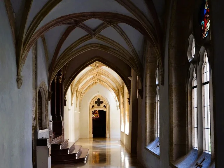 ハンガリーの世界遺産パンノンハルマ大修道院（Pannonhalma Archabbey）の内観