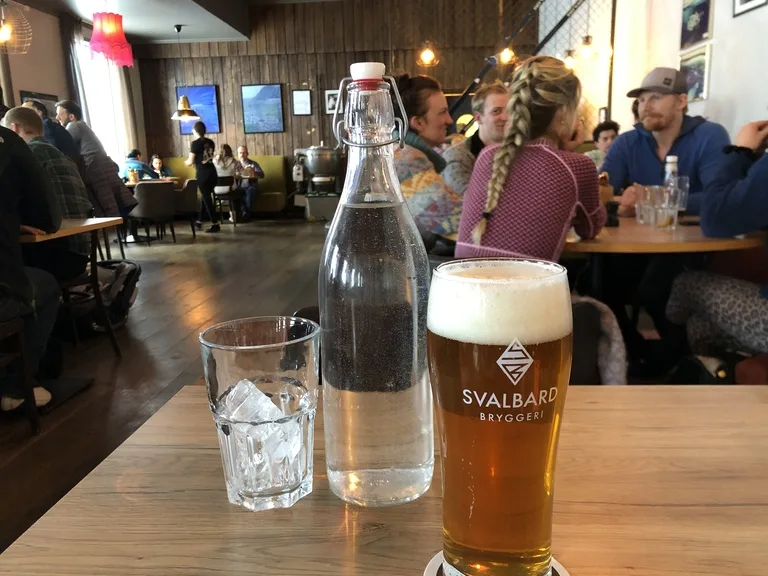 北極圏ロングイェールビーン(Longyearbyen)にあるレストランとビール