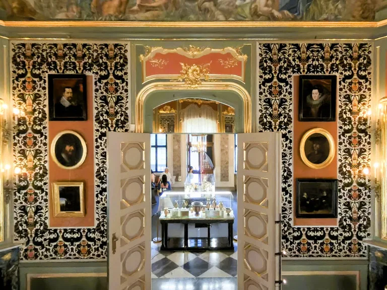 ワルシャワにあるヴィラヌフ宮殿の内観