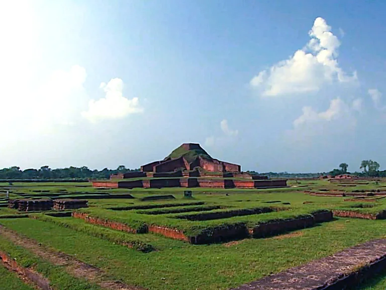 バングラデシュの世界遺産、パハルプールの仏教遺跡（Ruins of the Buddhist Vihara at Paharpur）