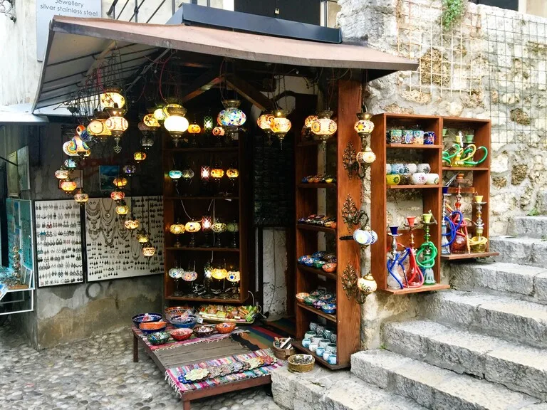 再建され平和になったモスタル旧市街