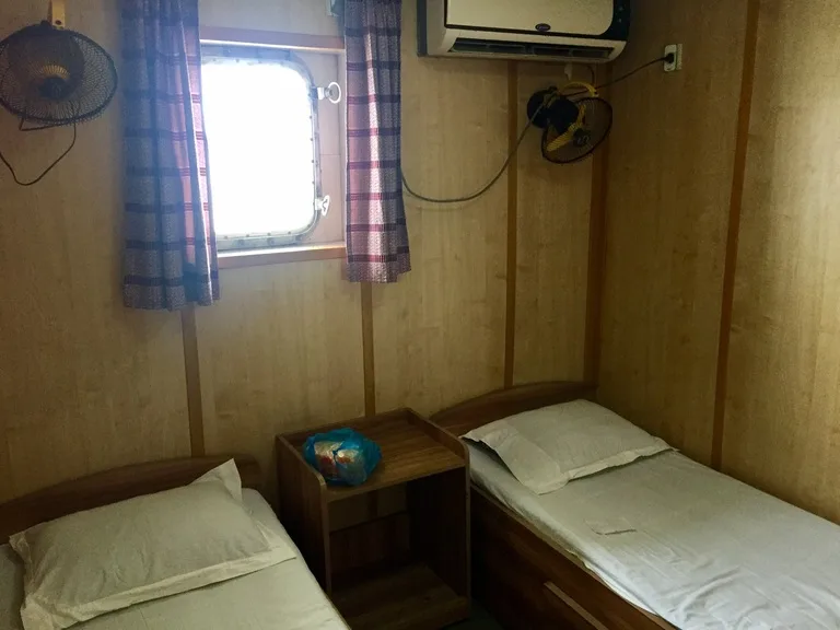 ロケットスチーマーの船内個室の様子