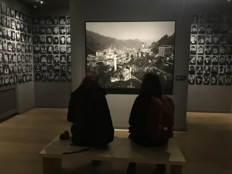 サラエボのGallery 11/07/95の内観