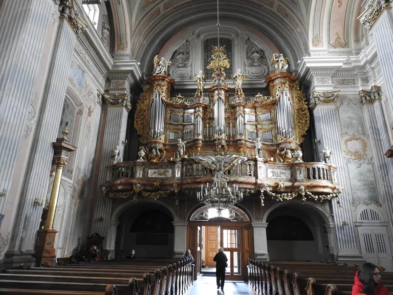 ワルシャワ・聖アンナ教会（St. Anne’s Church）の内観