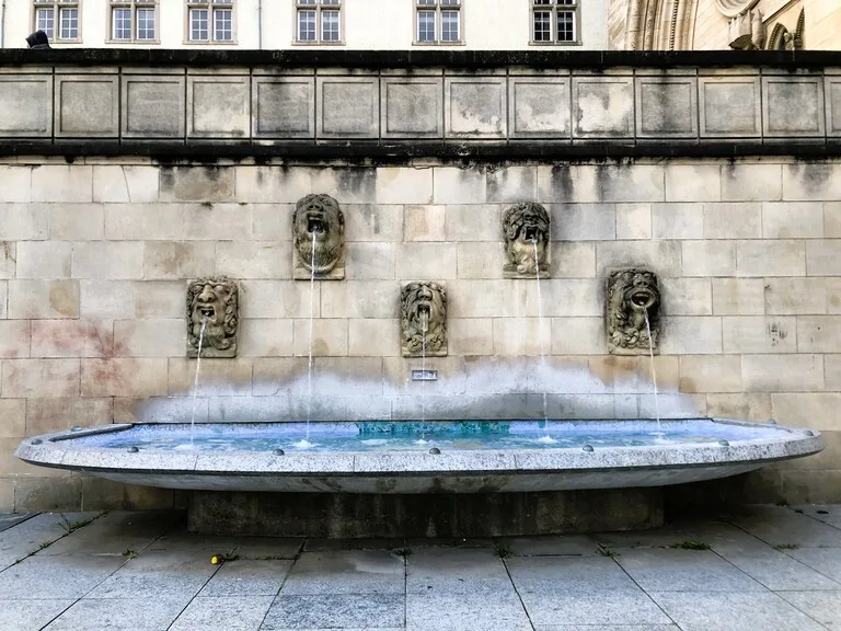 ルクセンブルグの旧市街にあるノートルダム大聖堂