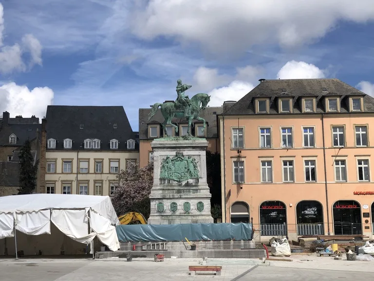 ルクセンブルグ市のウィリアム2世大公の記念碑