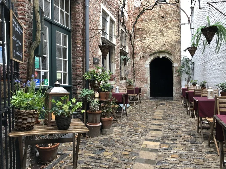 ベルギーのアントワープにあるVlaaikensgang