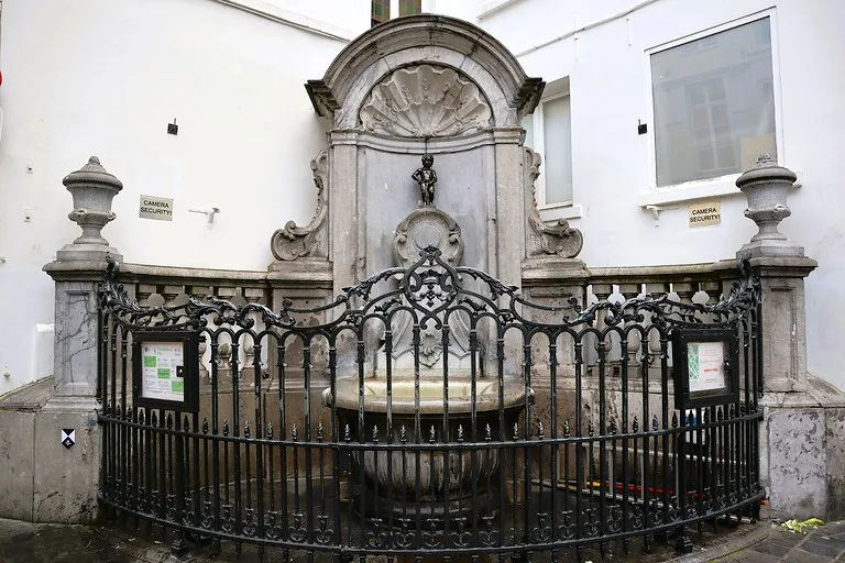 ブリュッセルの小便小僧（Manneken Pis）がある一角の全体風景