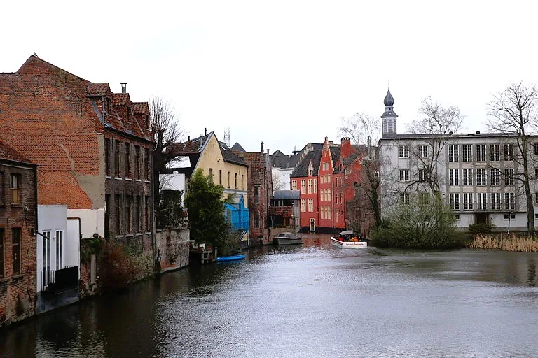 ゲントのレイエ川沿いの街並み