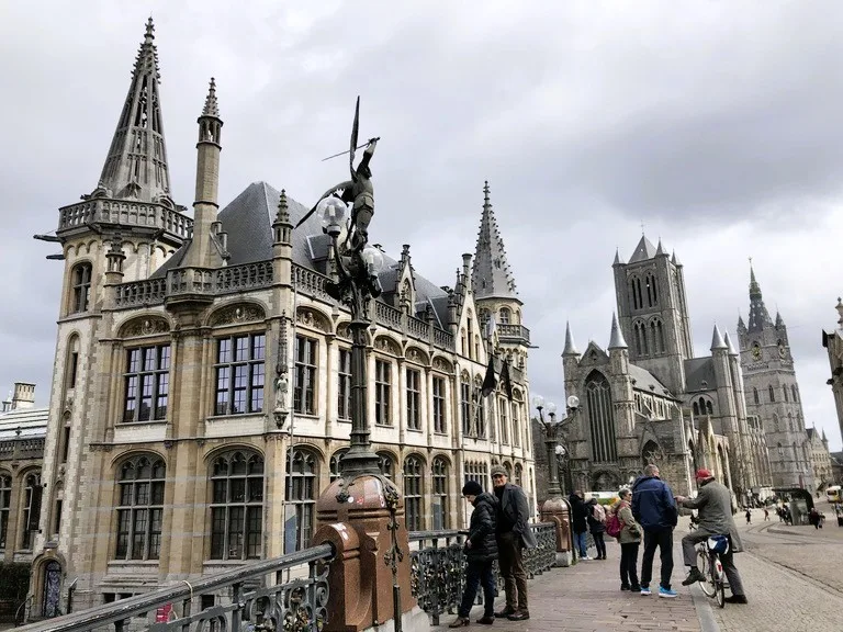 ゲントの聖ミカエル橋からの風景