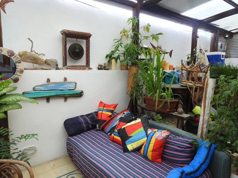 ロスロケス諸島の家族経営ポサーダ（Posada）の内観