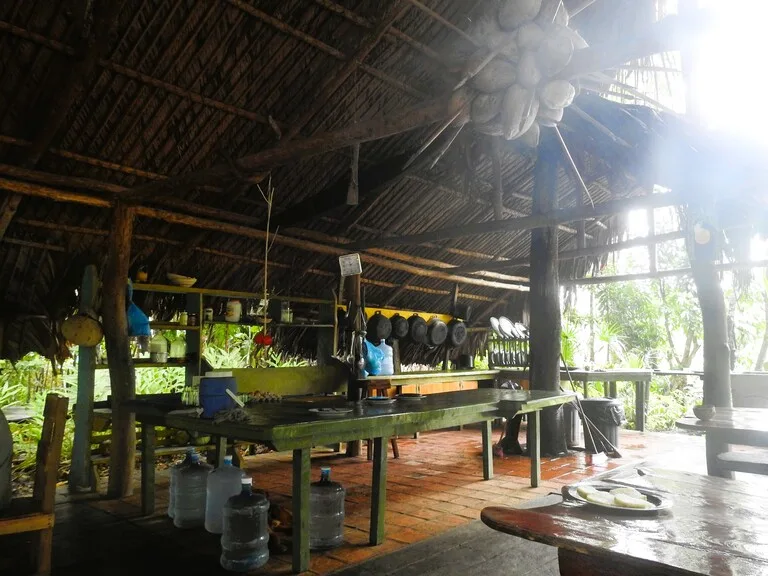 ベネズエラ、Orinoco Eco Campのキッチン
