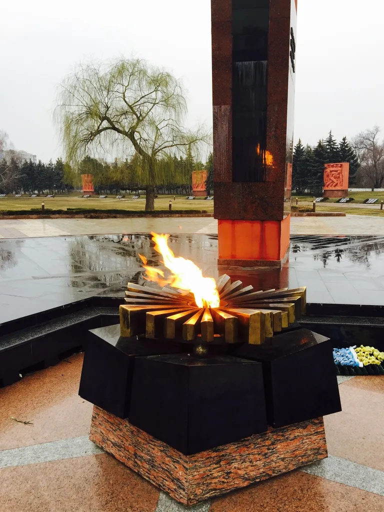 モルドバの首都、キシナウにあるエタニティ・メモリアル・コンプレックスの「永遠の炎」