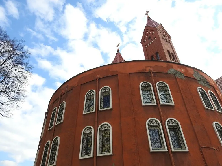 ベラルーシの首都ミンスクにある聖シモン・聖ヘレナ教会