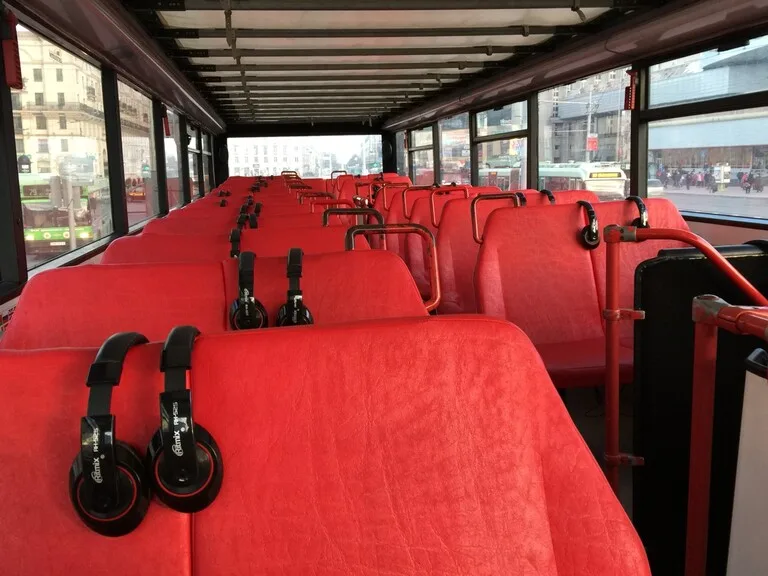 ミンスクのCuty Tour Busの内観