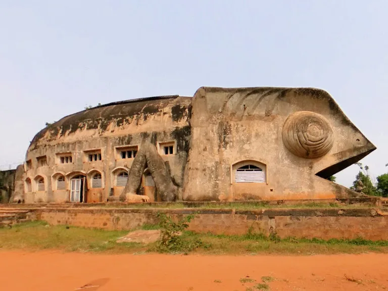 ベナンのアボメイにあるカメレオン寺院
