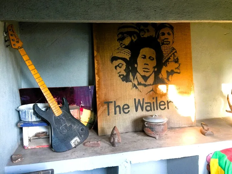 Trench Town Culture Yardのボブマーリーに関する展示品