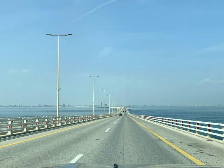 King Fahd Causeway サウジアラビア陸路入国 観光 Bahrain イミグレーション