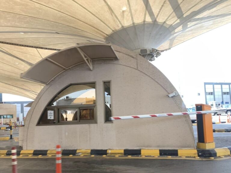 サウジアラビア入国 イミグレーション 観光 バーレーン国境 海外旅行 世界一周 おすすめスポット