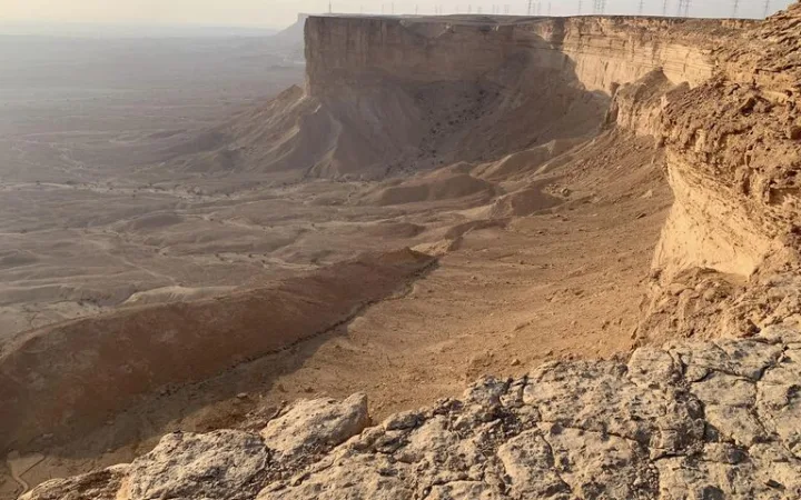 サウジアラビア観光 秘境 絶景 世界の果て リヤド 海外旅行 世界一周 おすすめスポット