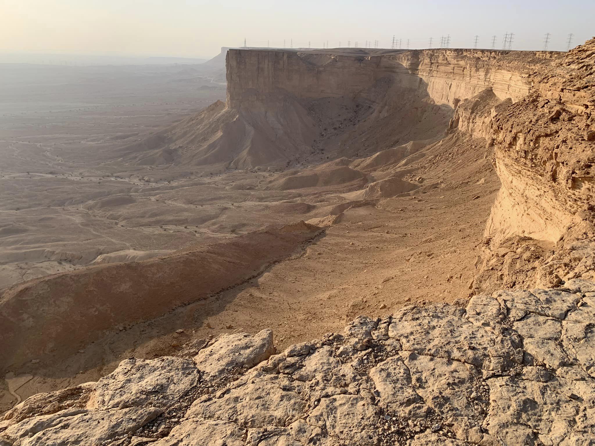 サウジアラビア観光 秘境 絶景 世界の果て リヤド 海外旅行 世界一周 おすすめスポット