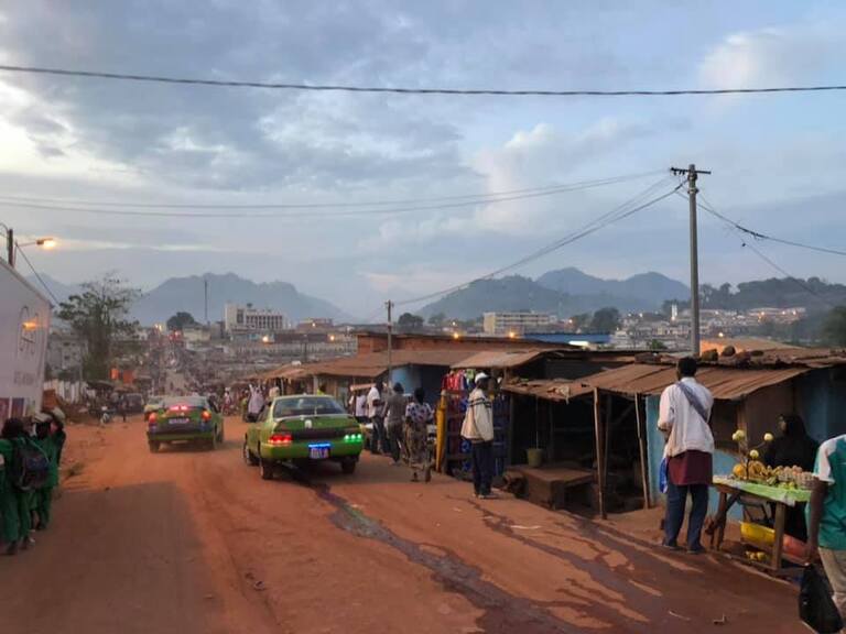 アフリカ コートジボワール Ivory coast 観光 世界一周 海外旅行 MAN マンの滝