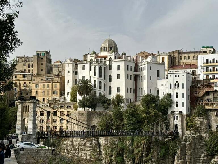 アルジェリアの観光 Mellah Slimane Bridge Constantine 天空の町