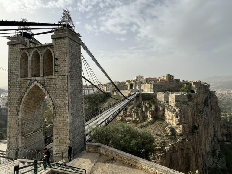 アルジェリアの観光 Pont Sidi M'Cid Constantine 天空の町