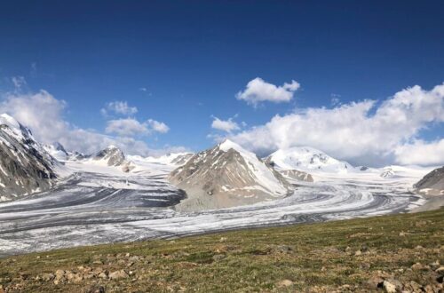 アルタイ山脈 モンゴル観光で人気のスポット Altai Tavan Bogd National Park