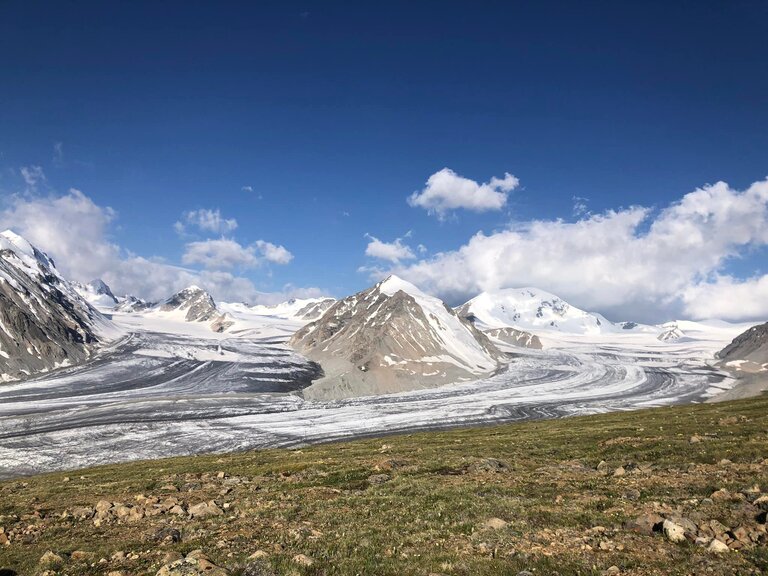 アルタイ山脈 モンゴル観光で人気のスポット Altai Tavan Bogd National Park